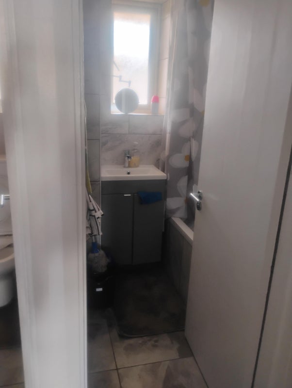 Room Elm Tree Court in Greater London