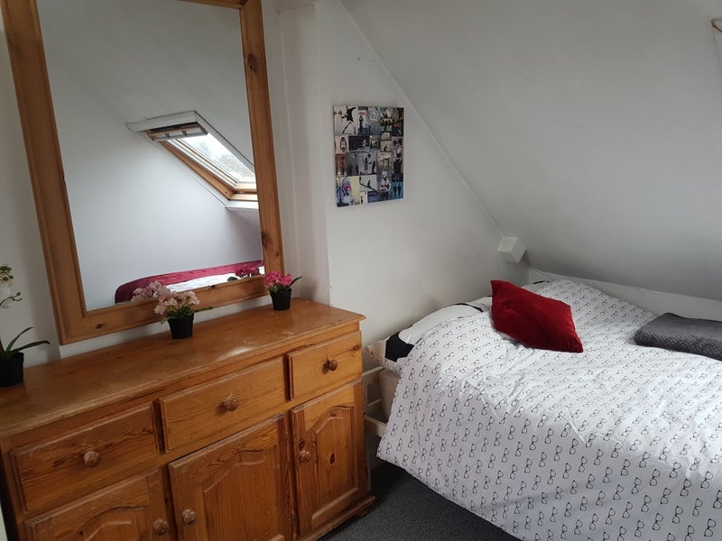 Room Fishponds Road in Bristol