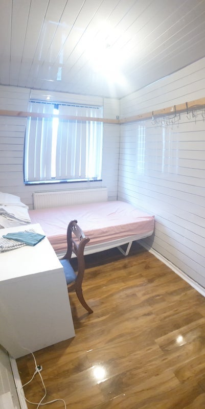 Room Seagrave Close in Greater London