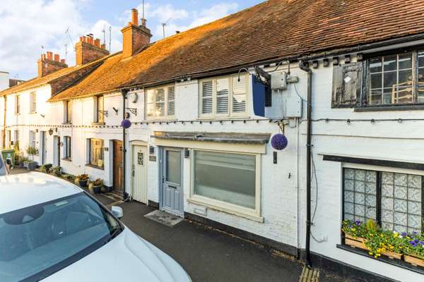 House High Street in Cookham Rise