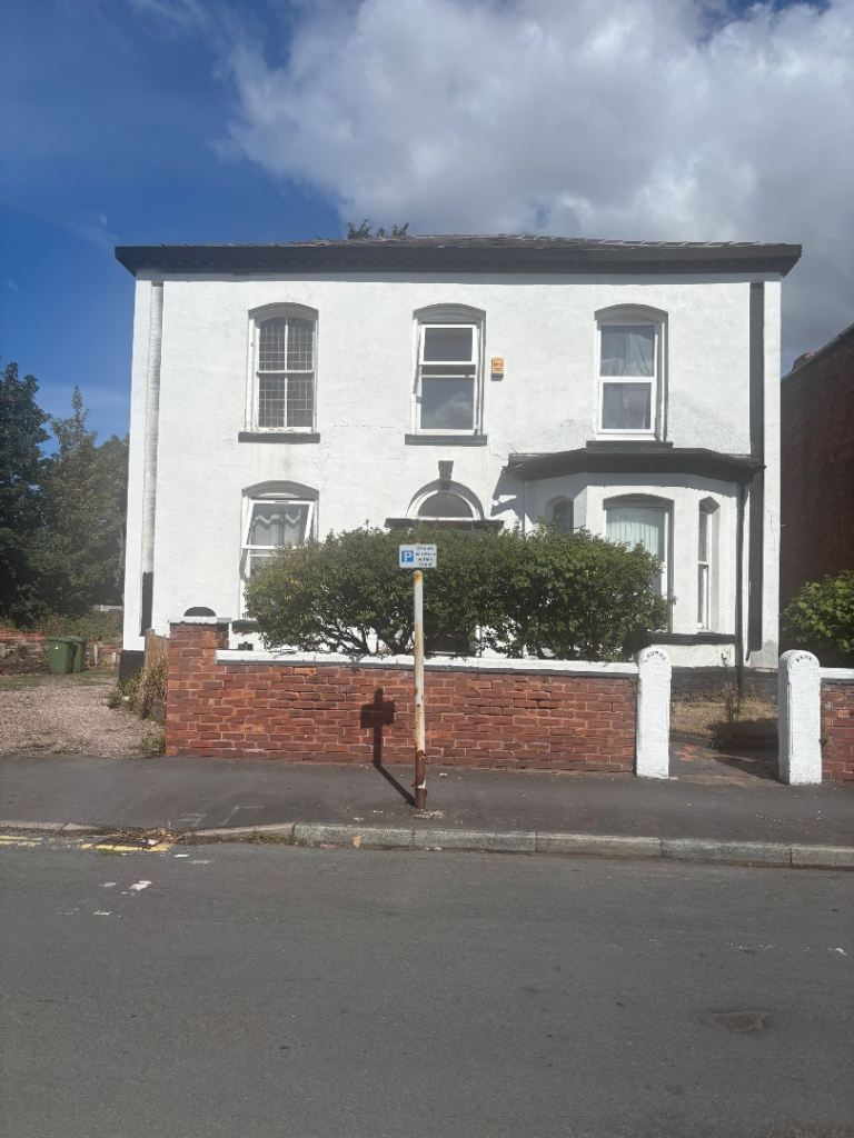Flat Ashley Road in Southport
