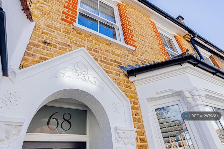 House Lancaster Road in Greater London
