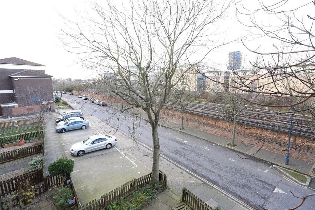 Room Malmesbury Road in Greater London