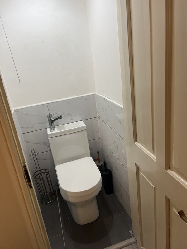 Room Thornton Road in Greater London