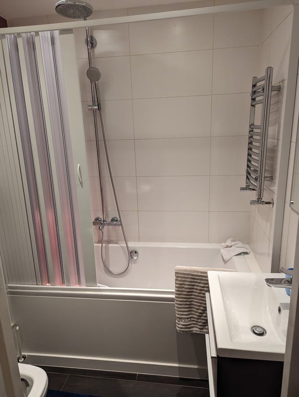 Room Beverley Mews in Crawley
