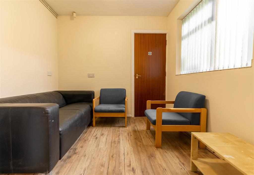 Flat Bournbrook Road in Birmingham