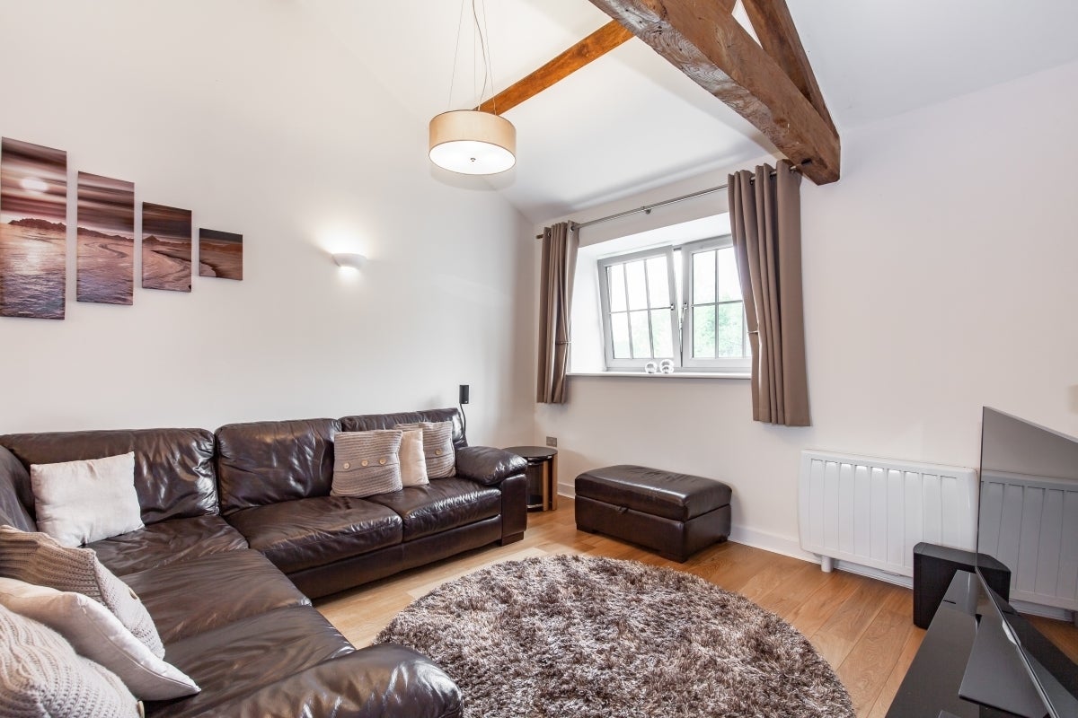 Flat Primrose Close in West Oxfordshire