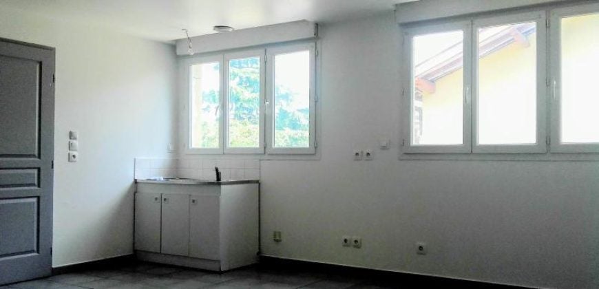Appartement Chemin de la Berthaudière à Décines-Charpieu