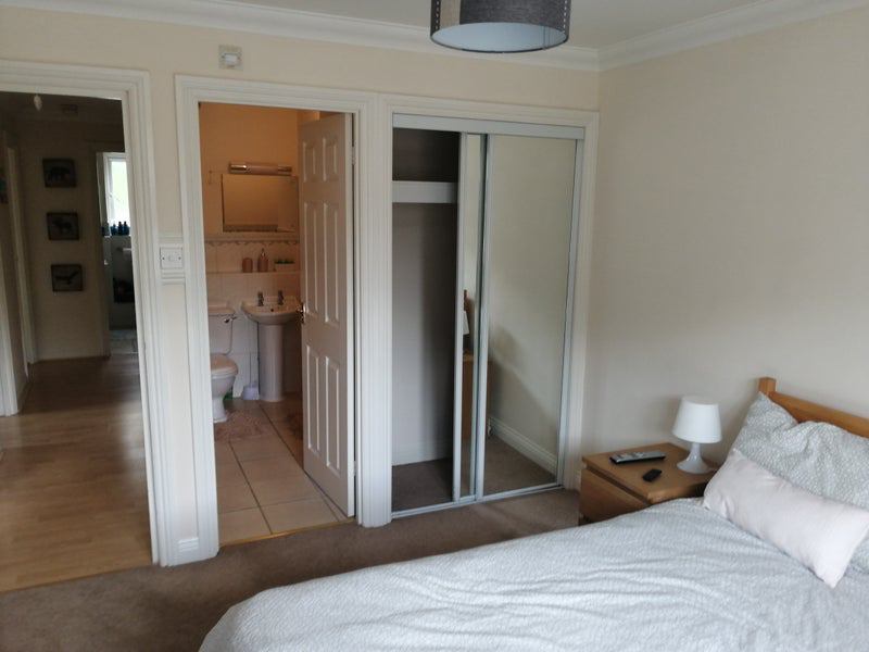 Room Harvest Road in Crawley