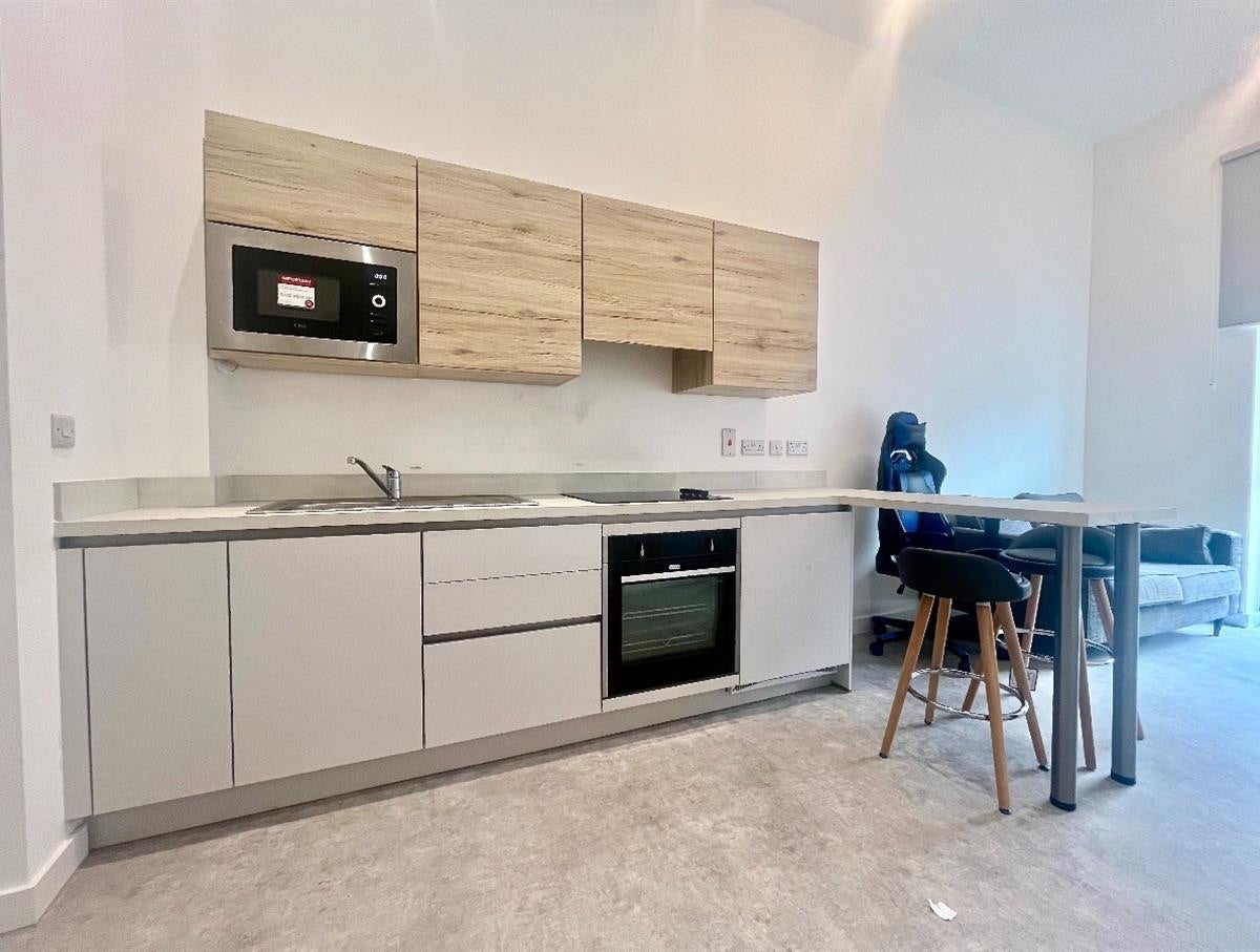 Flat Henry Street in Greater London