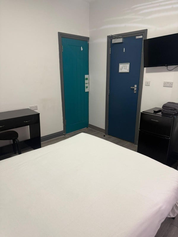 Room Tanner Street in Greater London