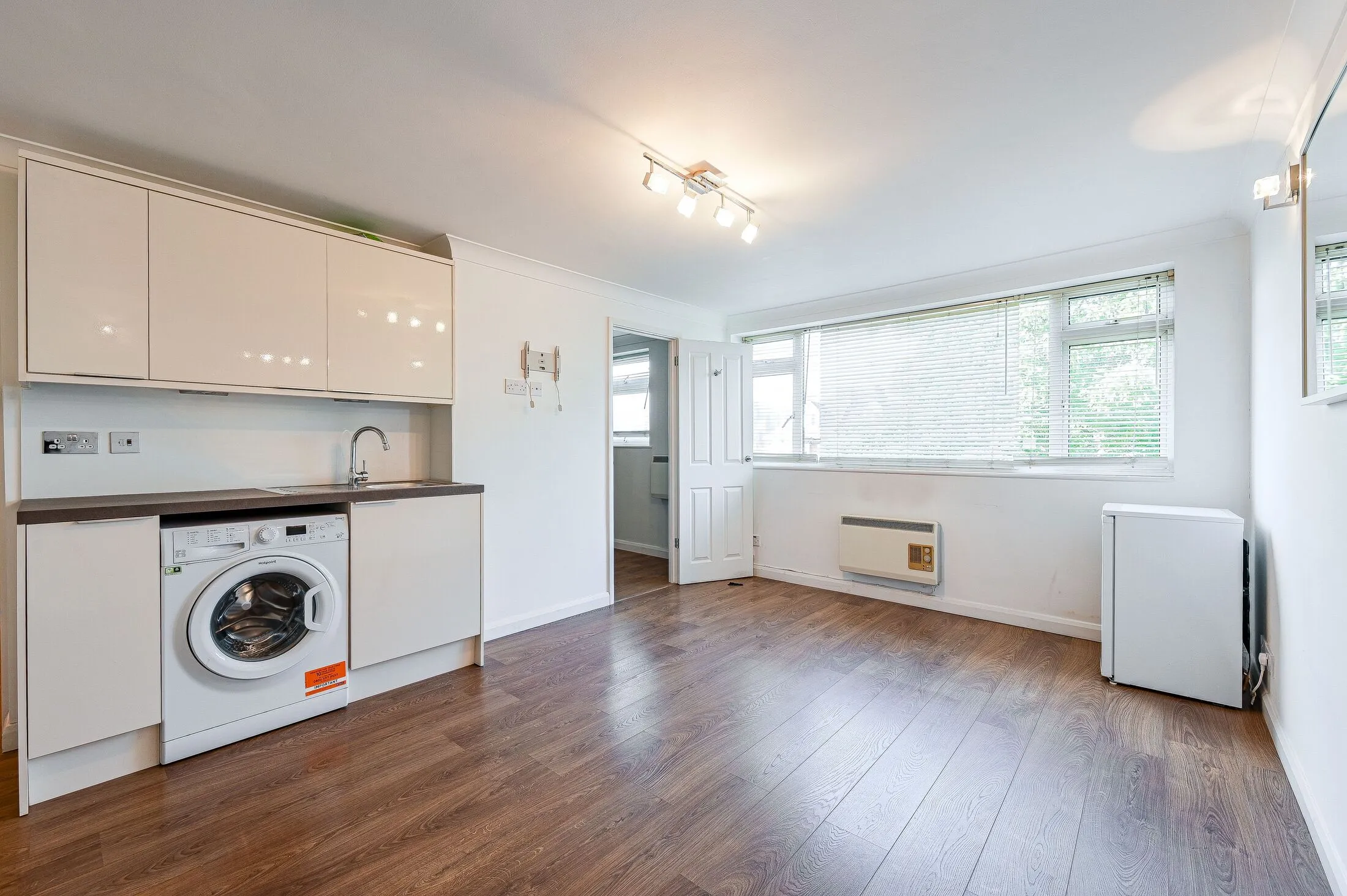 Flat Shooters Hill Road in Greater London