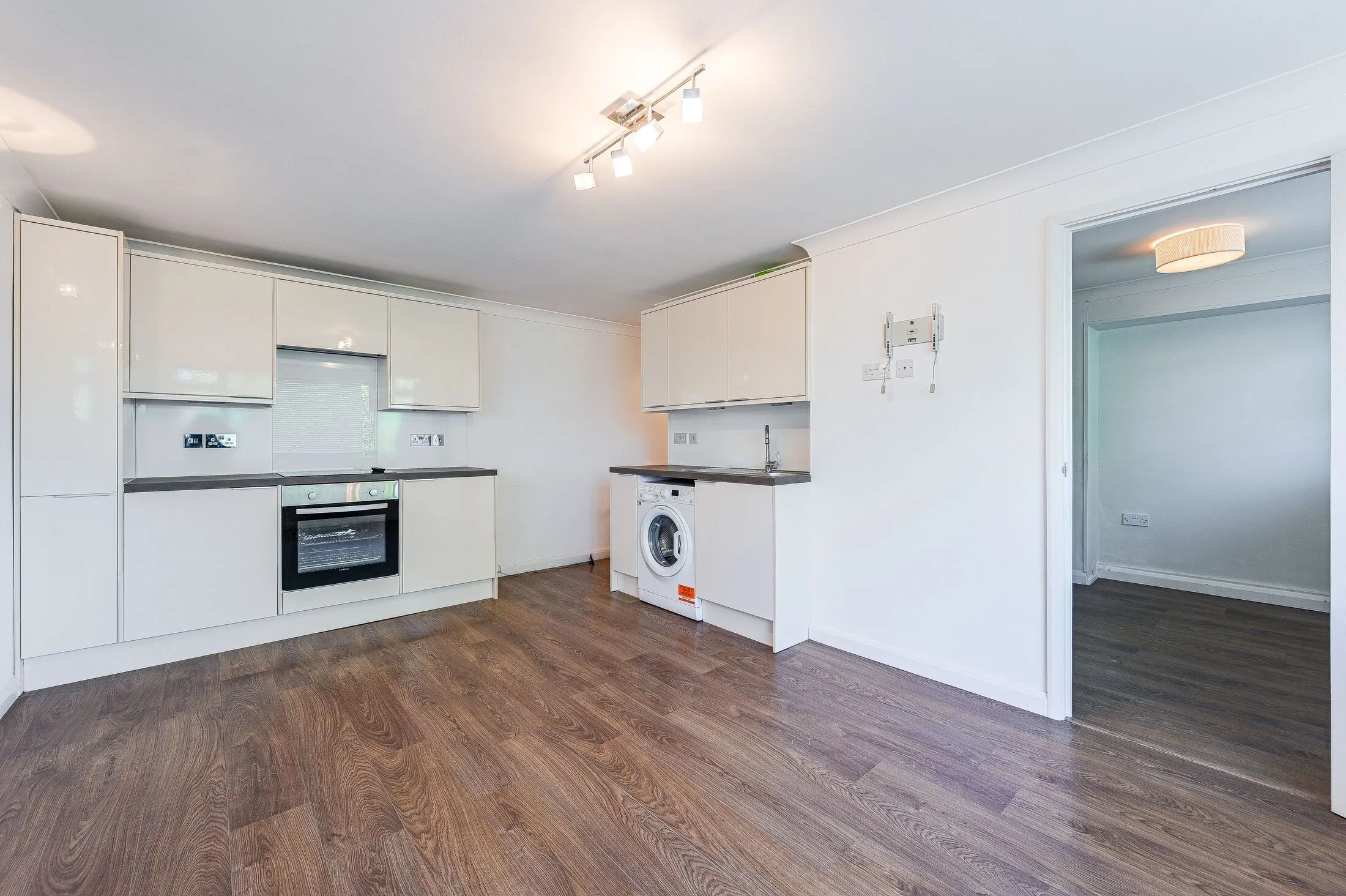 Flat Shooters Hill Road in Greater London
