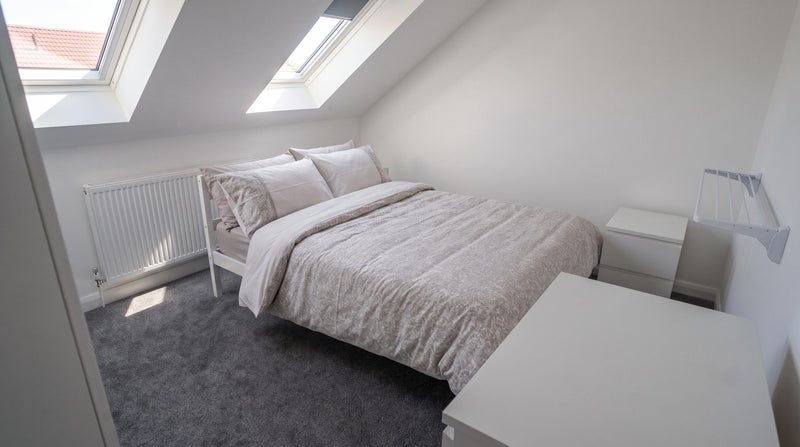 Room Ninth Avenue in Bristol