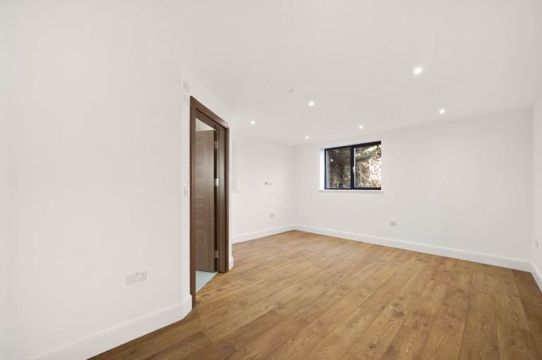 Flat Lambert Court in Hertsmere