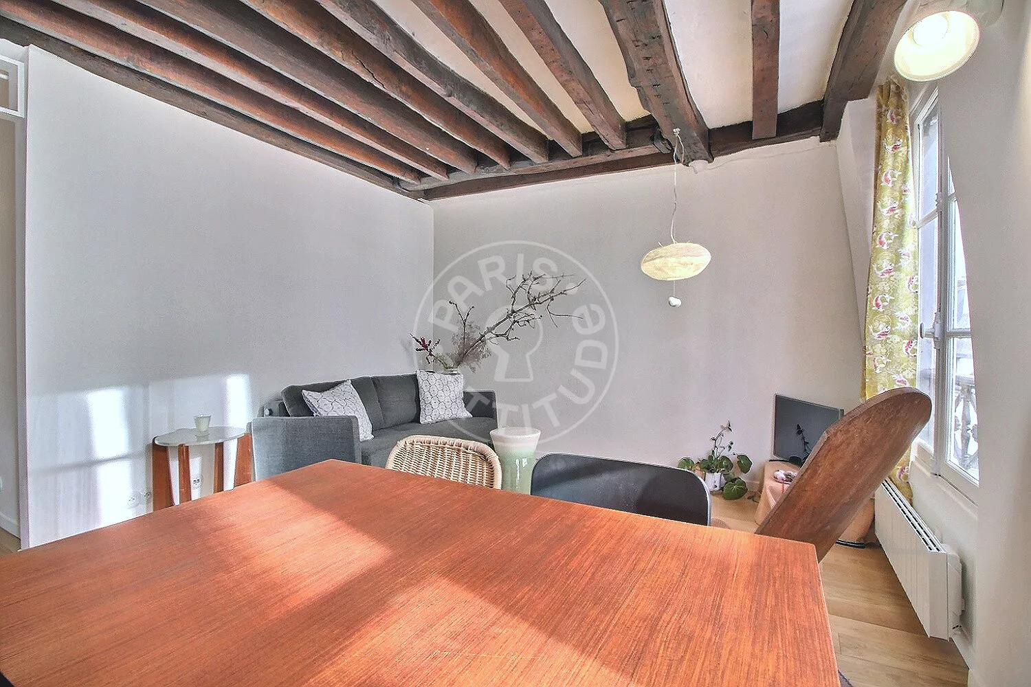 Appartement Rue Charles V à Paris
