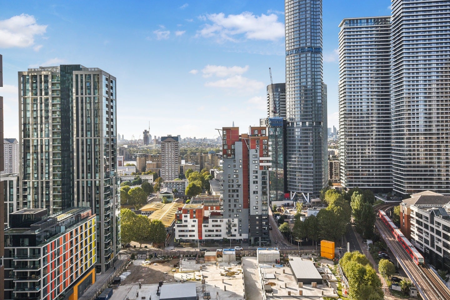 Flat Pan Peninsula Square in Greater London