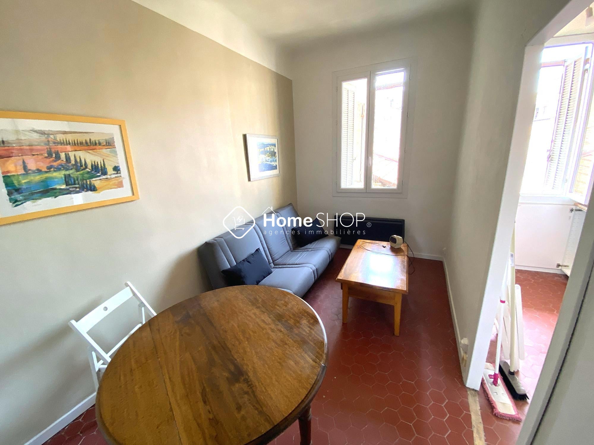 Flat Rue Chateaubriand in Marseille