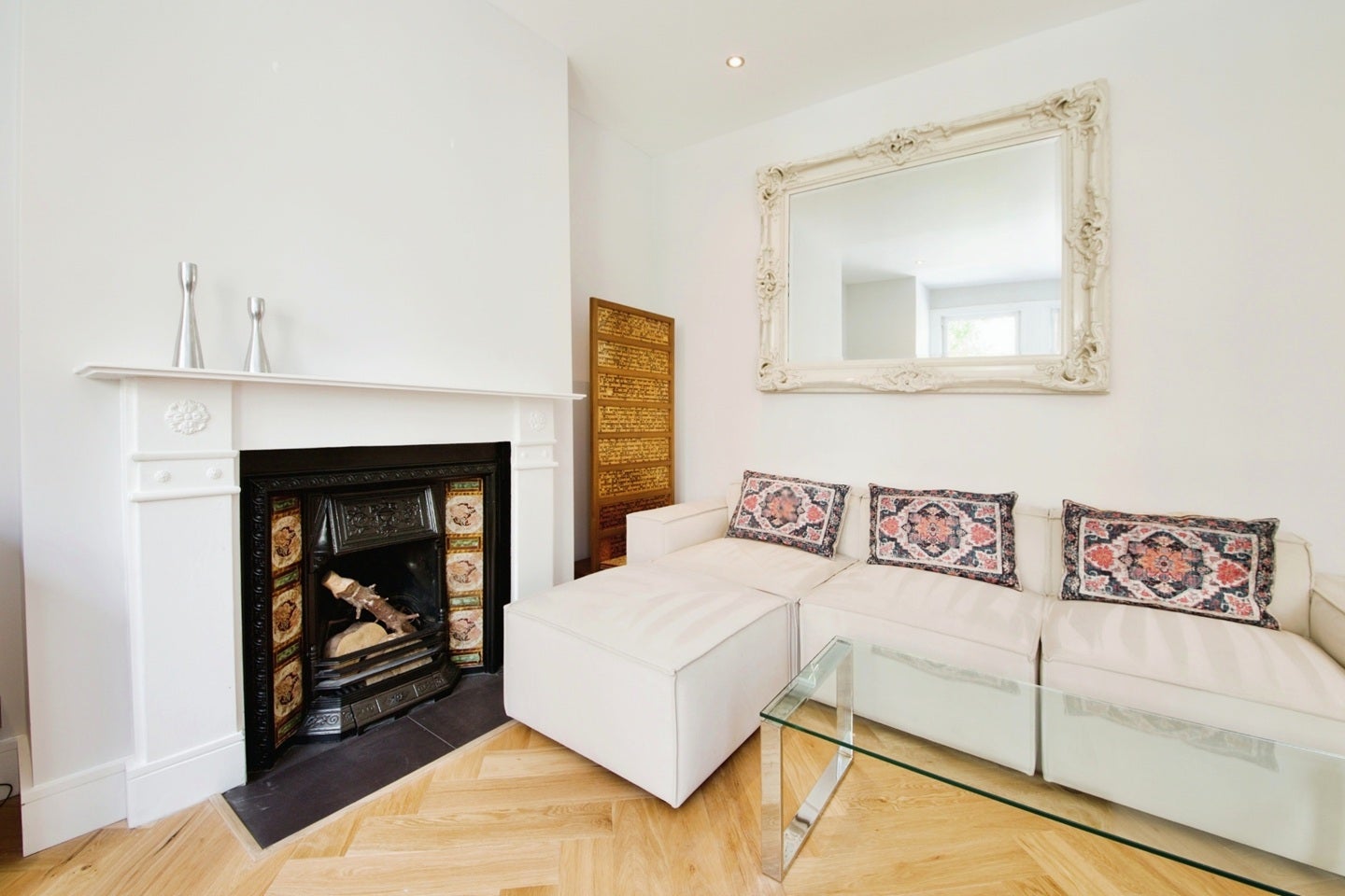 Flat Glengall Road in Greater London