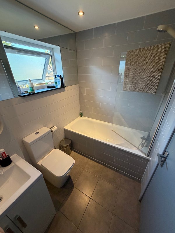 Room Frederick Crescent in Greater London