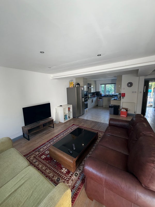 Room Frederick Crescent in Greater London