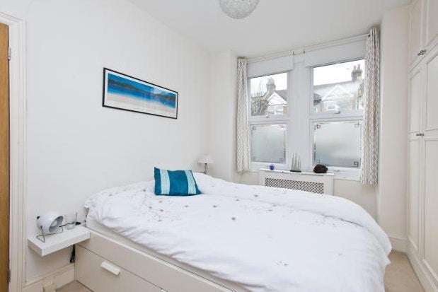 Flat Carlton Park Avenue in Greater London