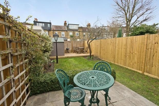 Flat Carlton Park Avenue in Greater London
