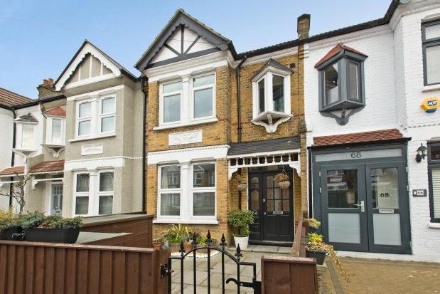 Flat Carlton Park Avenue in Greater London
