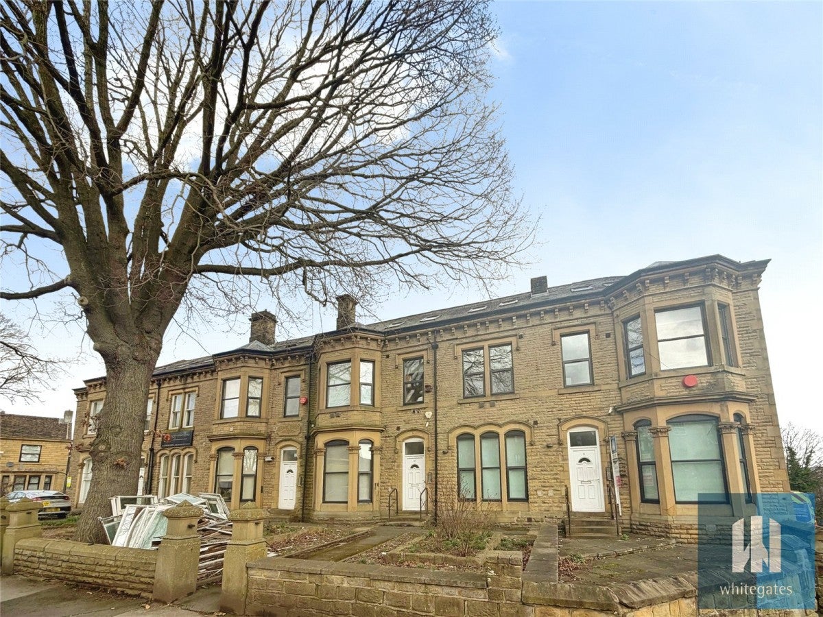 Flat Elmwood Close in Kirklees