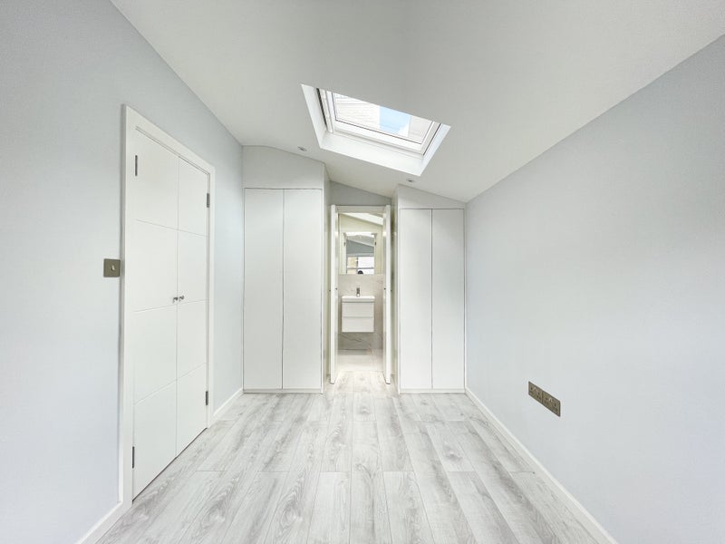 Flat Leeland Terrace in Greater London