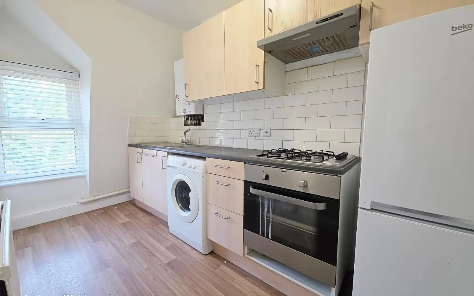 Flat Palmerston Crescent in Greater London