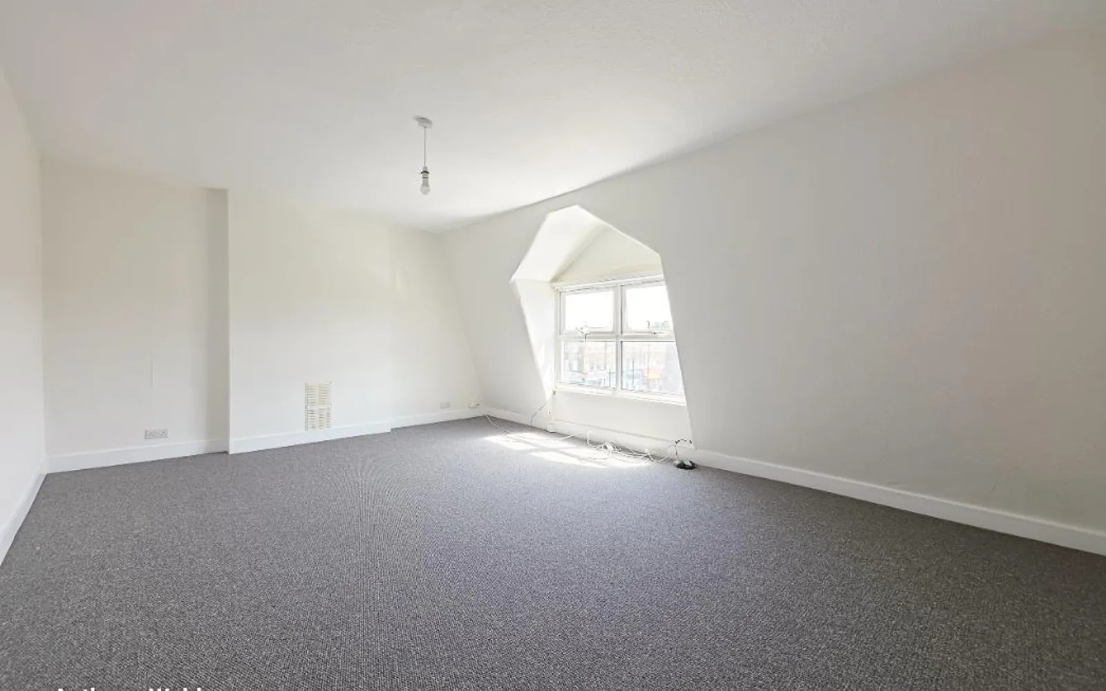 Flat Palmerston Crescent in Greater London