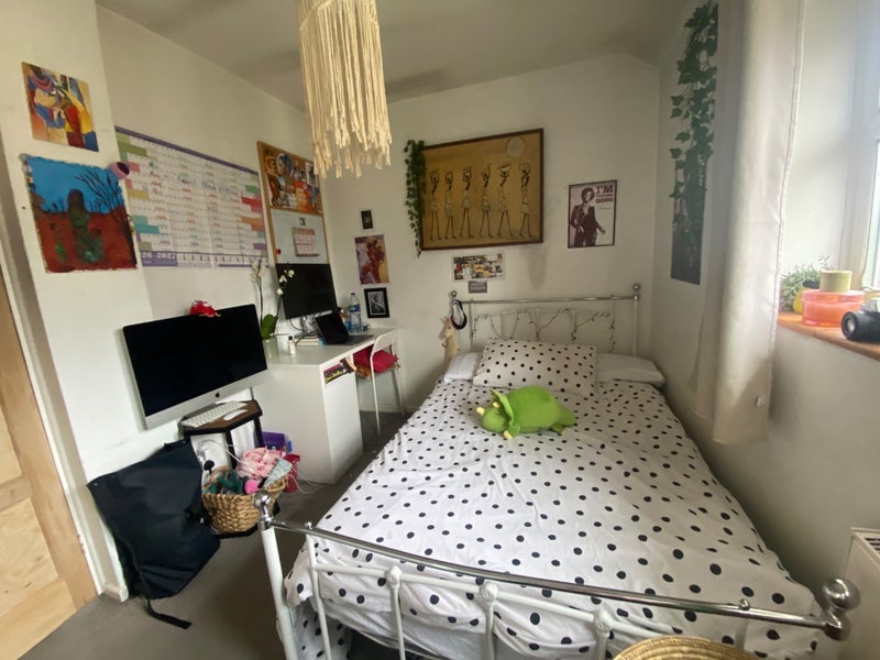 Room Paston Crescent in Greater London