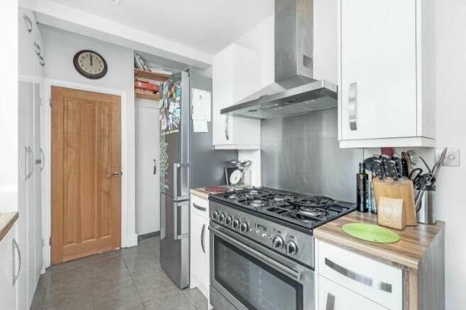 Room Paston Crescent in Greater London