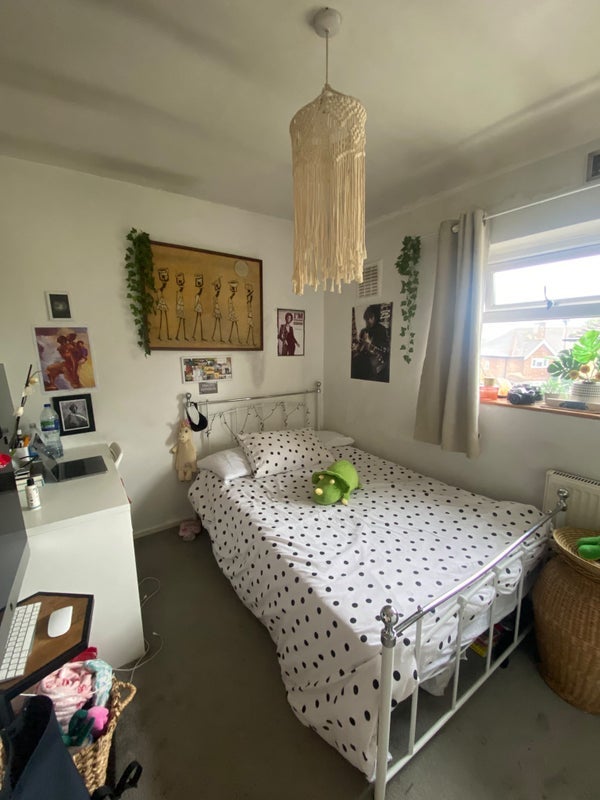 Room Paston Crescent in Greater London