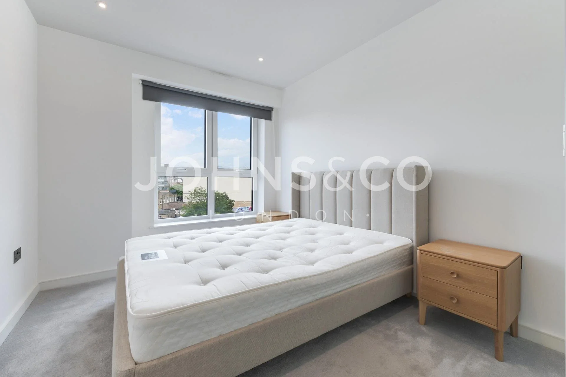 Flat Ashdown Road in Greater London