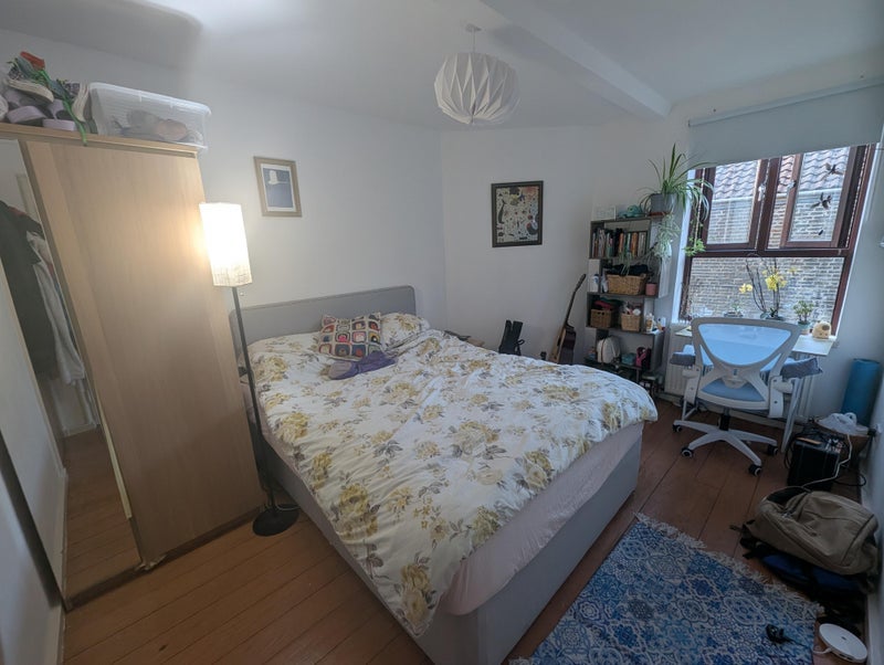 Room Kintyre Court in Greater London