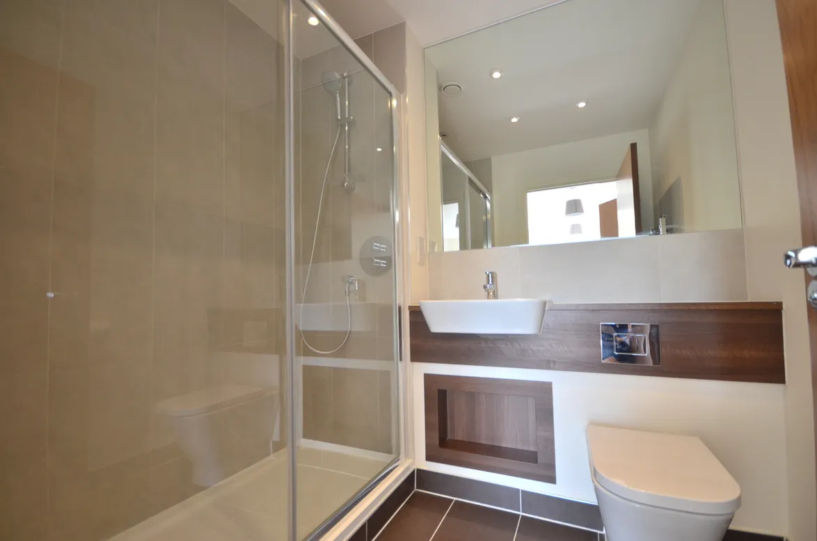 Flat Ocean Drive in Gillingham