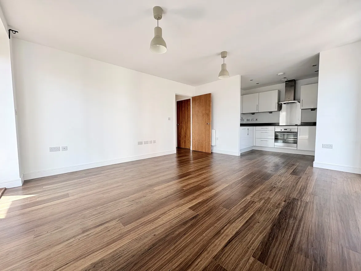 Flat Ocean Drive in Gillingham