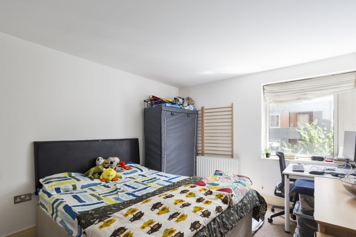 Flat Cassilis Road in Greater London