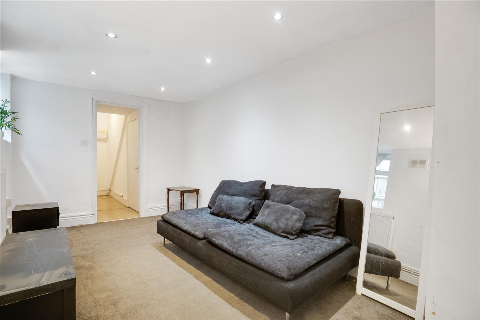Flat Albert Road in Greater London