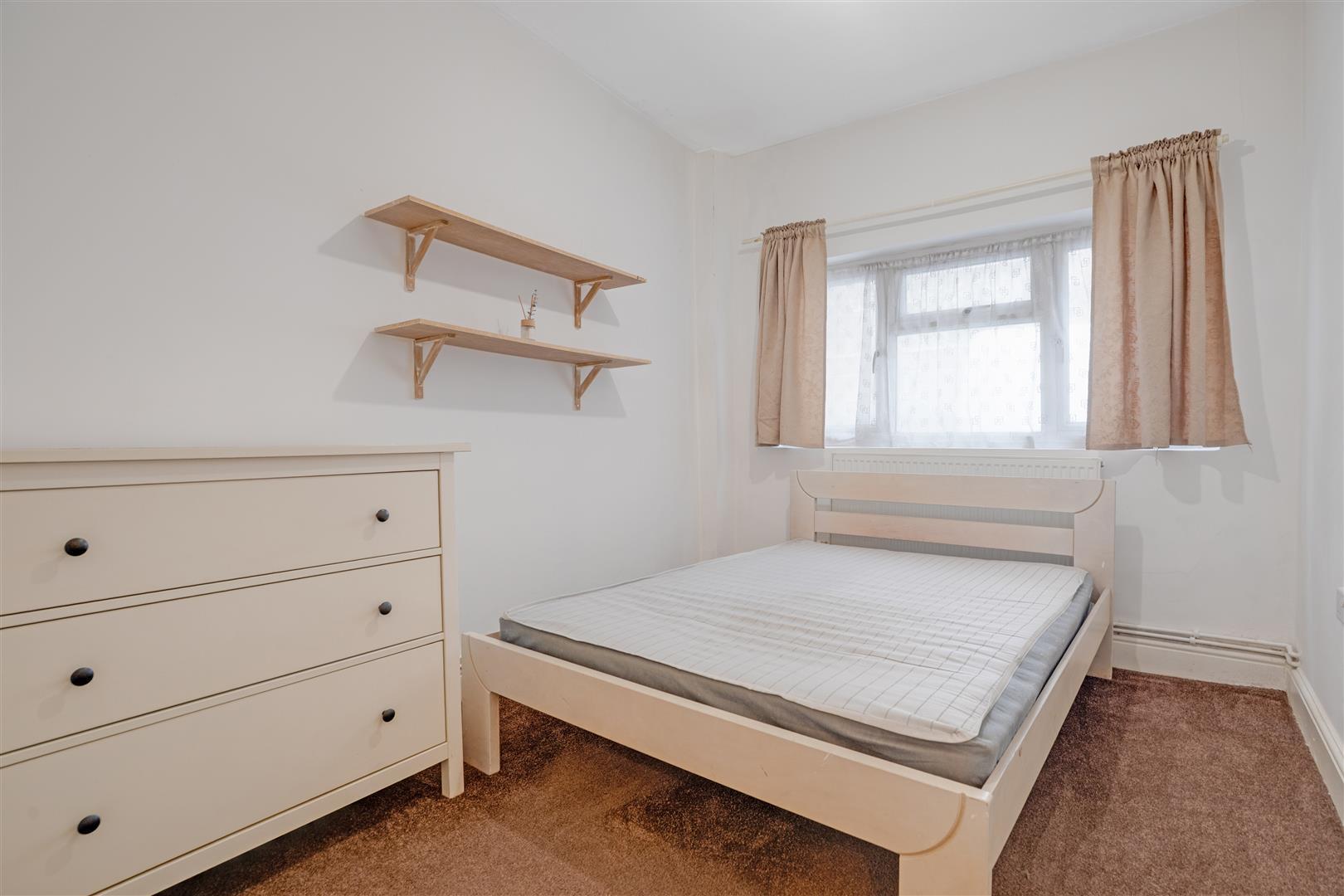 Flat Albert Road in Greater London