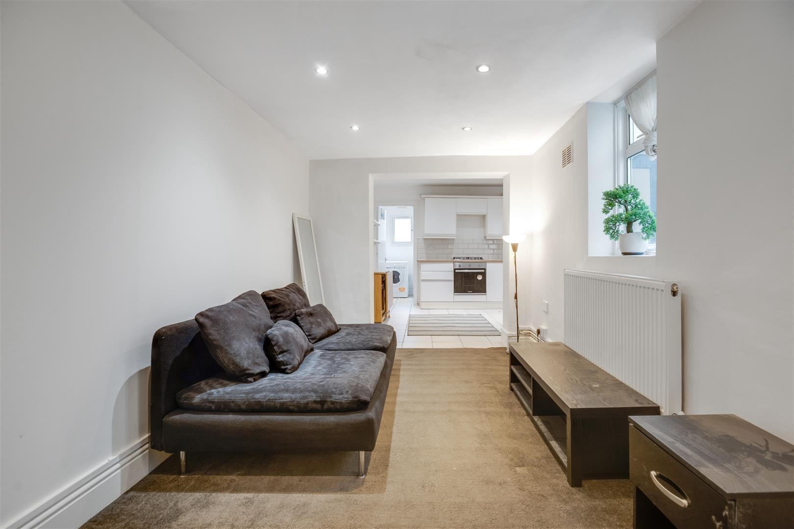 Flat Albert Road in Greater London