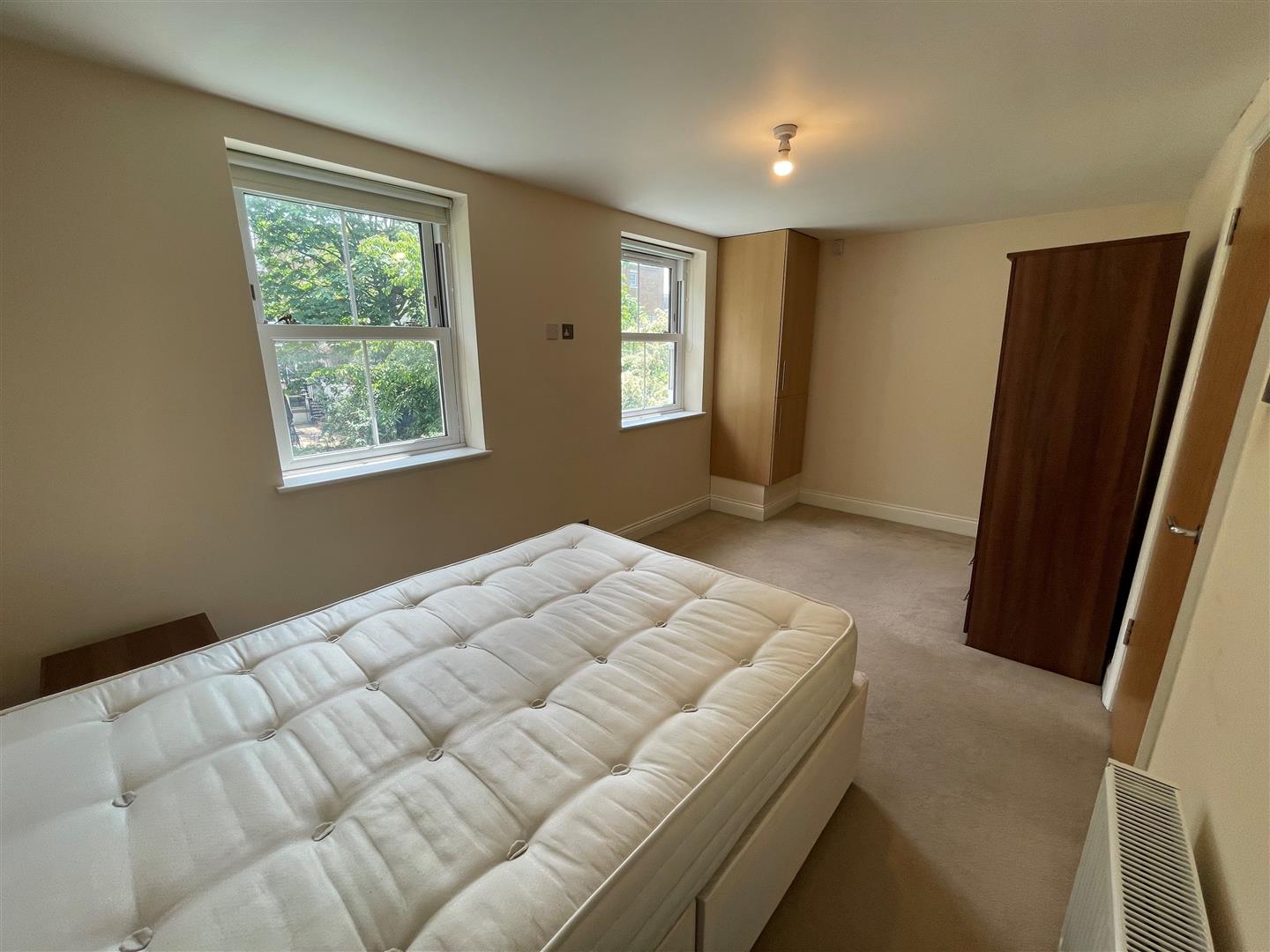 Flat Tollington Road in London