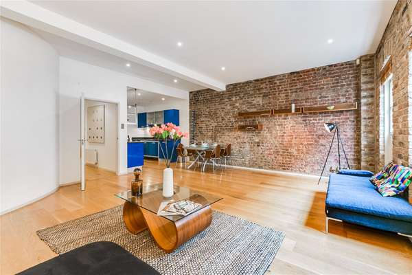 Flat Brook Mews North in City of Westminster