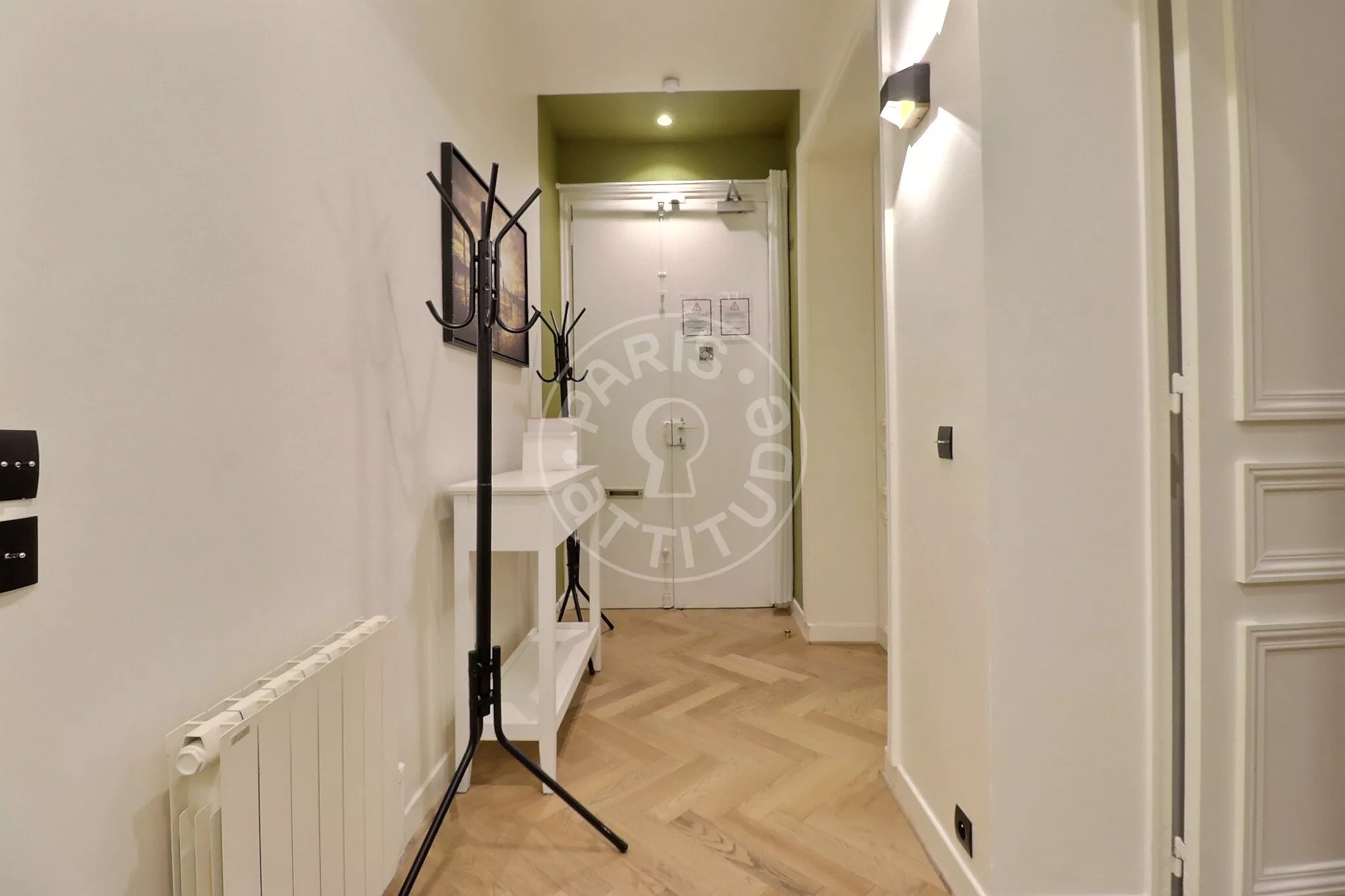 Flat Rue Brunel in Paris