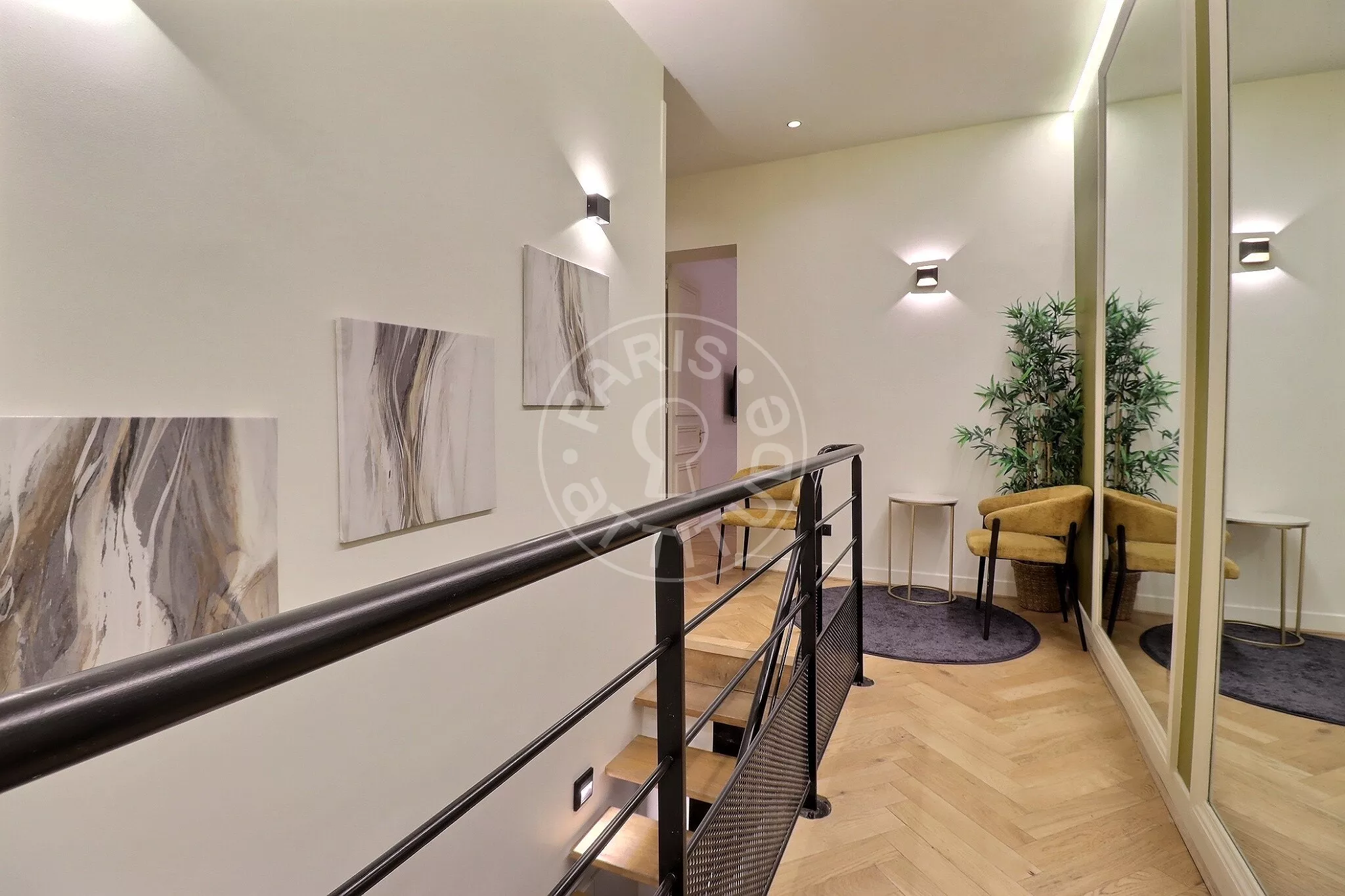 Flat Rue Brunel in Paris