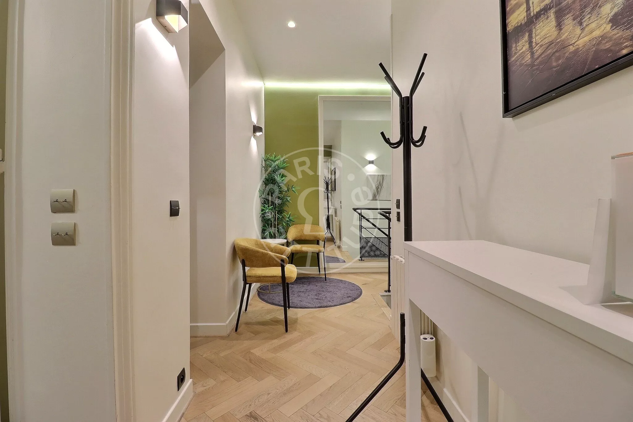Flat Rue Brunel in Paris