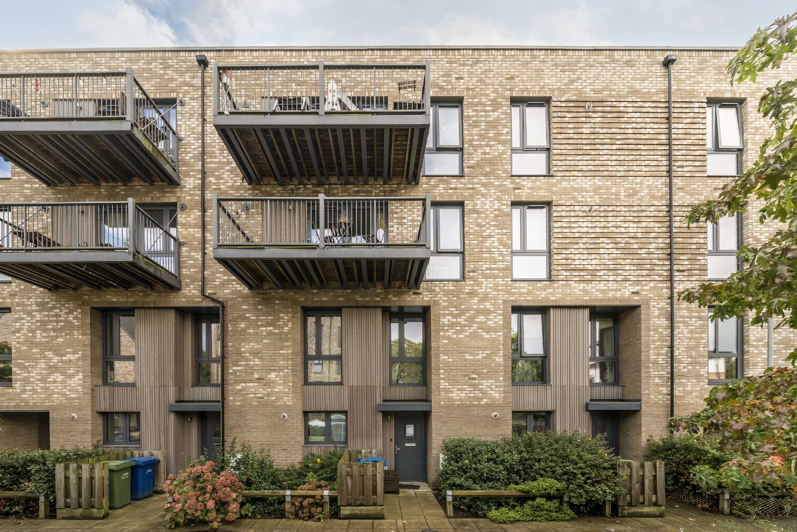 Flat Fisher Close in Greater London