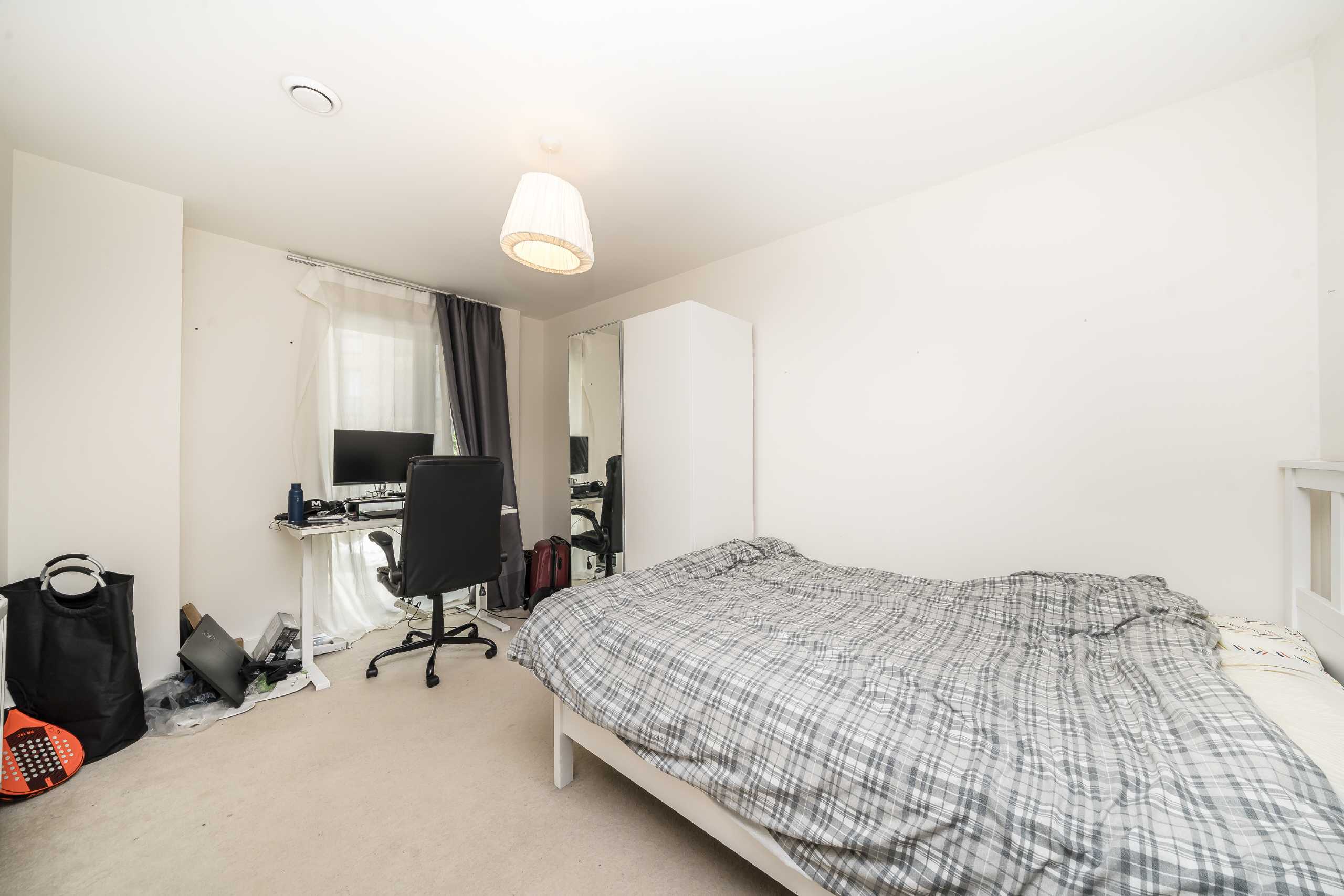 Flat Fisher Close in Greater London